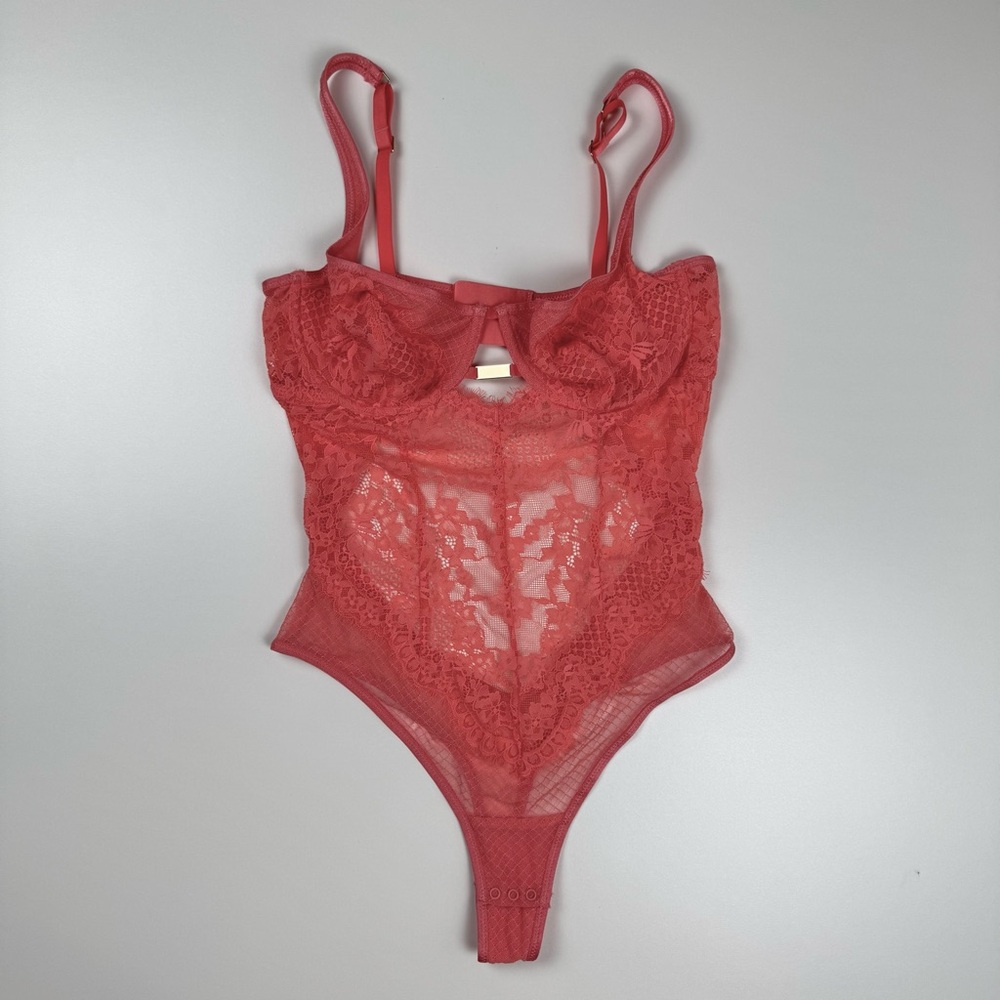 Aerie Show Off Unlined Floral Lace Bodysuit Spicy Coral Lingerie Size 34DD Teddy